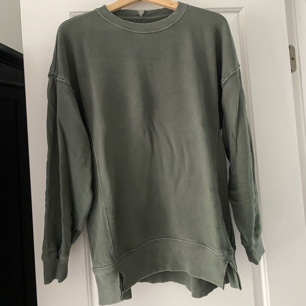 NWOT Aerie Oversized Sweatshirt - size Small